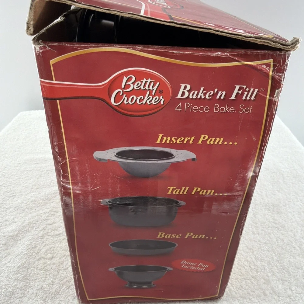 Betty Crocker Bake n Fill Cake Pan Set with Dome 4 Piece Bake Set Open box